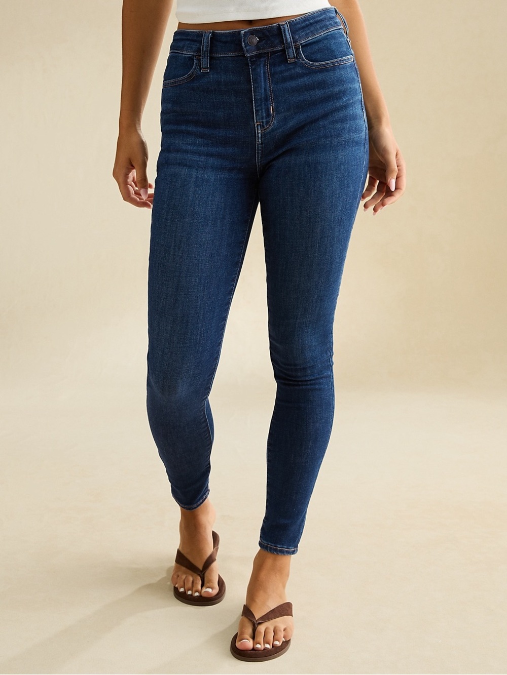 *NWOT* AE High-Waisted Jegging - Size 6